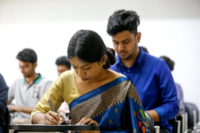 বাংলাদেশ ব্যাংকের অধীনে ১ হাজার ১৭টি পদে নিয়োগ: প্রবেশপত্র সংগ্রহ শুরু