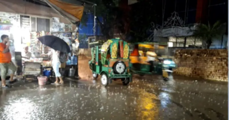 ঢাকাসহ ১৩ জেলায় ঝড়-বজ্রসহ বৃষ্টির সতর্কতা, নদীবন্দরে ১ নম্বর সংকেত