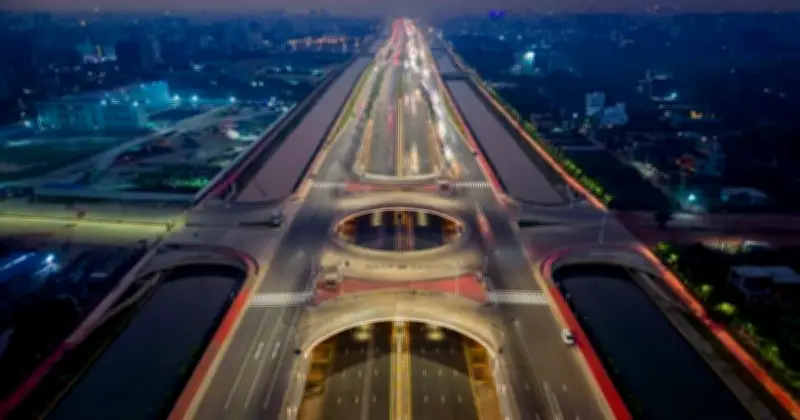 পূর্বাচলের ৩০০ ফুট সড়কে পুলিশি হয়রানি ও অর্থ আদায়ের অভিযোগ, উদ্বেগ জননিরাপত্তায়