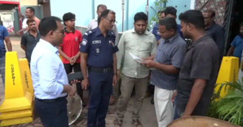 যশোরে তেলের কৃত্রিম সংকটে পাম্প মালিকের ৪০ হাজার টাকা জরিমানা