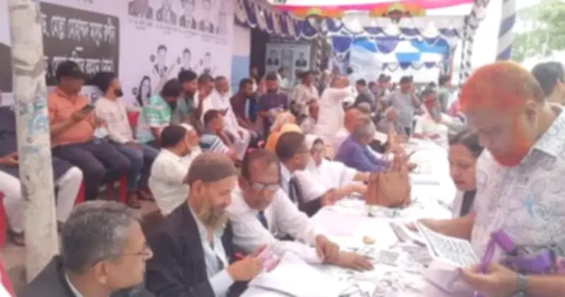 খুলনা জেলা বার অ্যাসোসিয়েশনের নির্বাচনে ভোটগ্রহণ সম্পন্ন, উৎসবমুখর পরিবেশে