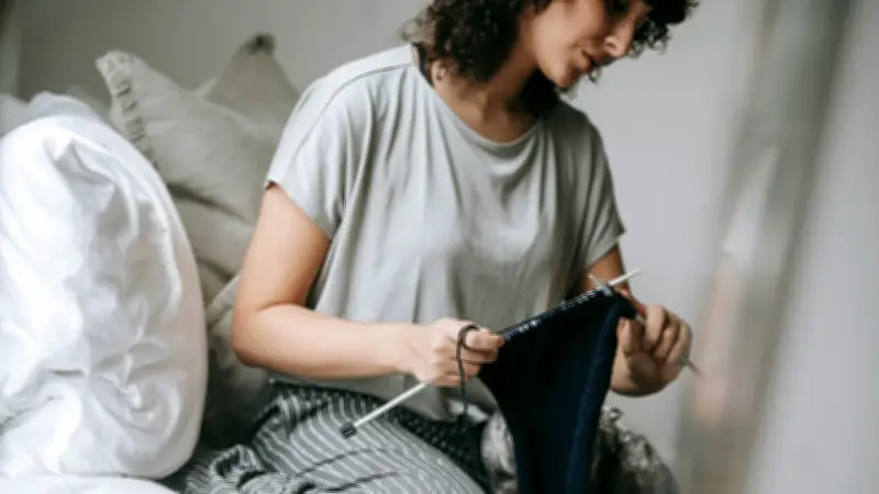 নিটিং: ক্ষতিকর অভ্যাস কাটাতে সৃজনশীল সমাধান, কানাডার নাগরিকের সফলতা