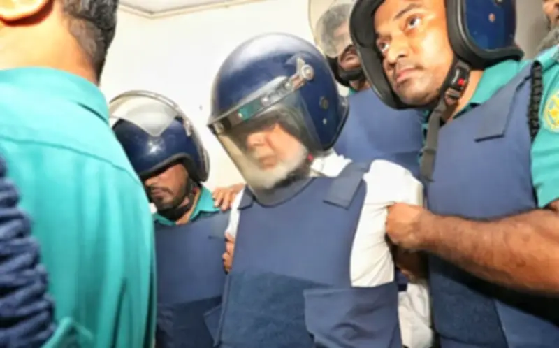 সাবেক প্রধান বিচারপতি খায়রুল হকের বিরুদ্ধে নতুন হত্যা মামলায় গ্রেপ্তার আবেদন