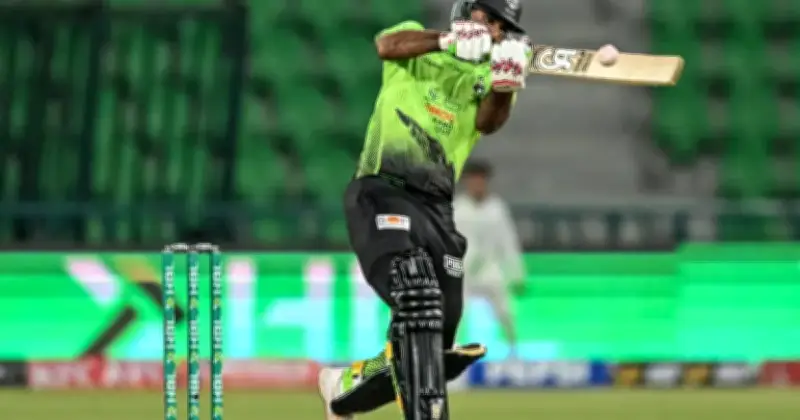 পিএসএলে বল টেম্পারিং অভিযোগে ফখর জামানের বিরুদ্ধে নিষেধাজ্ঞার শঙ্কা