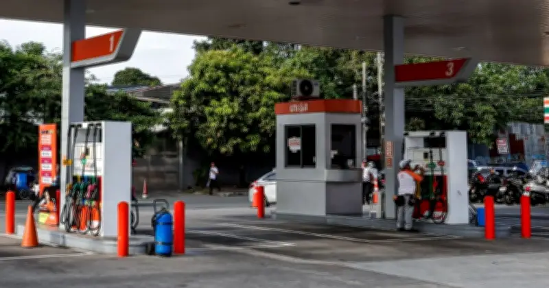 ফিলিপাইনে জ্বালানি সংকট: যুদ্ধের প্রভাবে ৩৬৫ পেট্রোল স্টেশন বন্ধ, দাম দ্বিগুণ