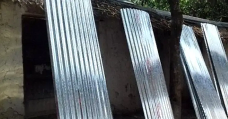 দিনাজপুরের বিরামপুরে শিলাবৃষ্টিতে ক্ষতিগ্রস্ত ৭০০ পরিবারের টিনের আবেদনে প্রশাসন বিপাকে