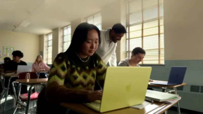 অ্যাপলের নতুন ম্যাকবুক নিও: সাশ্রয়ী মূল্যে আইফোনের চিপে চালিত ল্যাপটপ