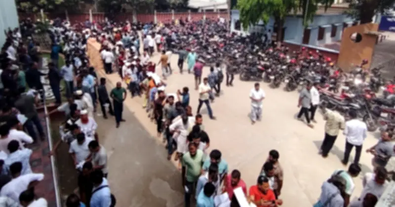 চুয়াডাঙ্গায় জ্বালানি তেল নিয়ন্ত্রণে ফুয়েল কার্ড বাধ্যতামূলক, সংগ্রহে বিশাল লাইন