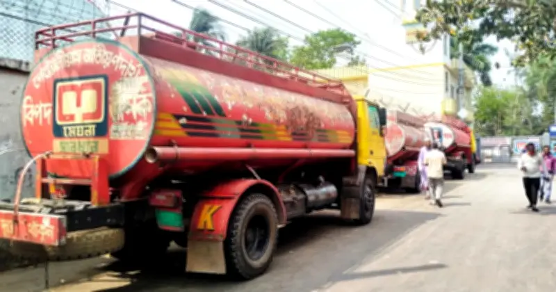 জ্বালানি সরবরাহে উদ্বেগের কারণ নেই: কৃষিখাতে অগ্রাধিকার, রাশিয়া-ভারত থেকে ডিজেল আমদানির উদ্যোগ