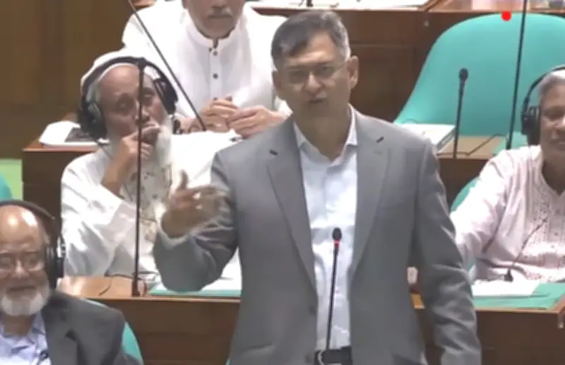 স্বরাষ্ট্রমন্ত্রী: জুলাই যোদ্ধাদের বিরুদ্ধে সশস্ত্র হামলাকারীরা অপরাধী, মামলার তদন্ত হবে