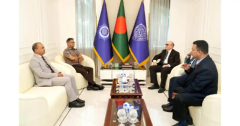 মাল্টার রাষ্ট্রদূতের সঙ্গে আইজিপির বৈঠক: সাইবার অপরাধ ও মানবপাচার রোধে সহযোগিতা আলোচনা