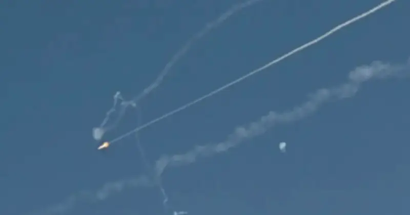 সংযুক্ত আরব আমিরাত ও বাহরাইনের আকাশসীমায় ক্ষেপণাস্ত্র ও ড্রোন প্রতিহত