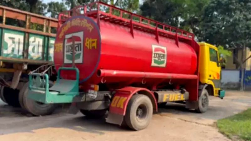 ট্রাকভর্তি জ্বালানি তেলসহ আটক ৫ নসিমন-ইজিবাইক সংঘর্ষে বৃদ্ধ নিহত, মাল্টার রাষ্ট্রদূত-আইজিপি সাক্ষাৎ