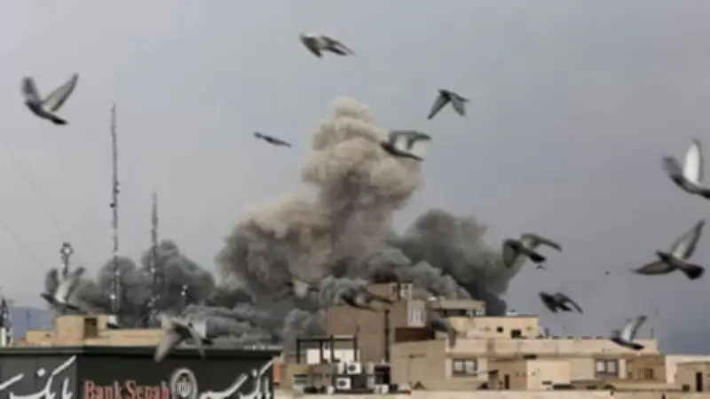 ইরাকে ড্রোন হামলা, সাভারে মরদেহ উদ্ধার, গাঁজা গ্রেপ্তার ও বিশ্ববিদ্যালয় বন্ধের নির্দেশ