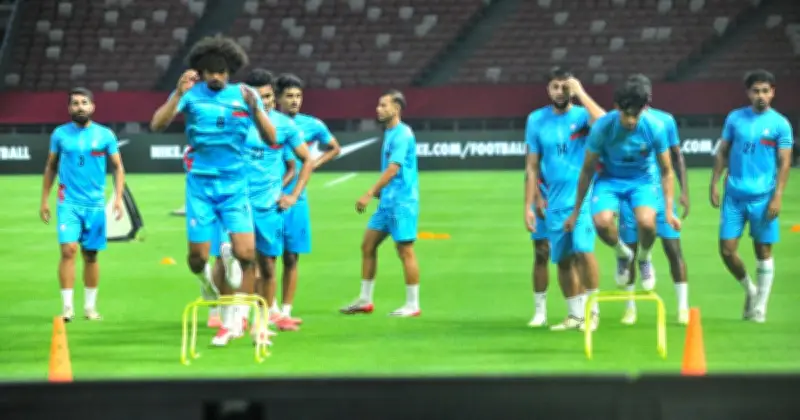 সিঙ্গাপুরে প্রবাসী বাংলাদেশিদের ফুটবল উন্মাদনা, জামাল-হামজাদের জন্য সমর্থকদের ভিড়