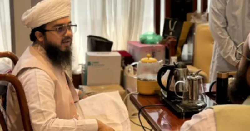 সংসদে নামাজে জুতা হারালেন এমপি হানজালা, ভুল বিনিময়ে ভাইরাল পোস্ট