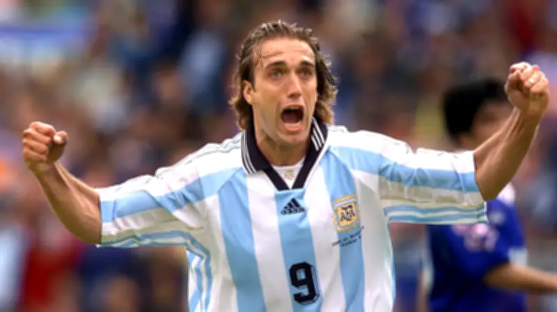 বাতিগোলের অকথিত গল্প: চিকিৎসক হতে চেয়েছিলেন, পা কাটতে চেয়েছিলেন