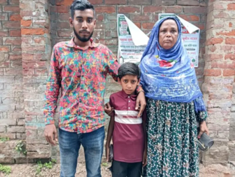 মায়ের আত্মত্যাগে বেঁচে শিশু আলিফ, পদ্মায় বাসডুবিতে মা-হারা ৯ বছরের ছেলে