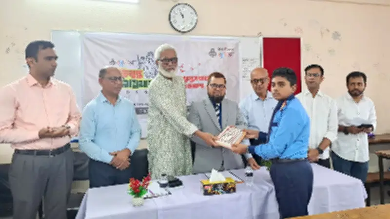 গাইবান্ধায় মুক্তিযুদ্ধ অলিম্পিয়াডে বিজয়ীদের পুরস্কৃত, নতুন প্রজন্মকে ইতিহাস জানানোর আহ্বান