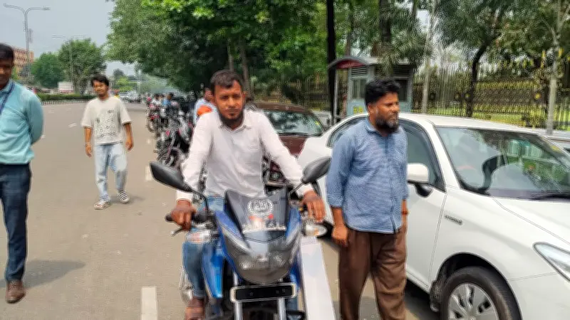 ঢাকার ফিলিং স্টেশনে তেলের সংকট: চালকদের দীর্ঘ অপেক্ষায় আয়-রোজগার ব্যাহত