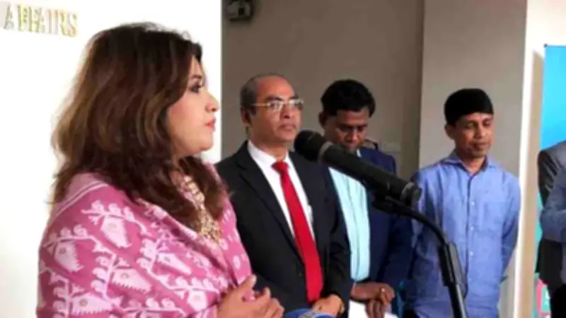 নতুন সরকারের সঙ্গে সম্পর্ক গড়তে চায় ভারত, পেট্রোল-অকটেন বিক্রি বন্ধের দাবি