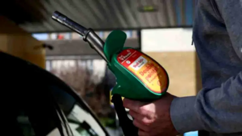 জ্বালানি তেলের দাম ও সরবরাহে উত্তেজনা: আমেরিকায় সর্বোচ্চ, বাংলাদেশে উদ্ধার অভিযান