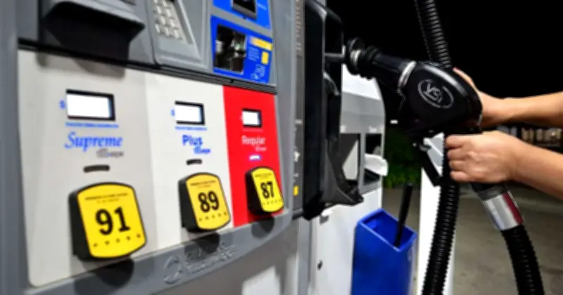 যুক্তরাষ্ট্রে জ্বালানি তেলের দাম চার বছরের সর্বোচ্চে, প্রতি গ্যালনে ৪ ডলার