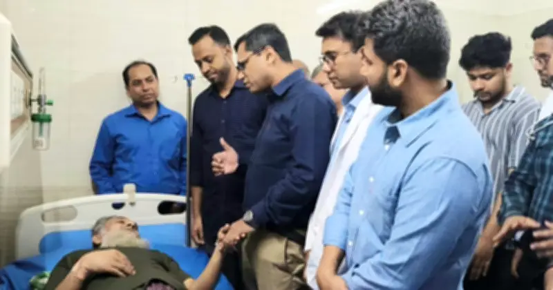 প্রধানমন্ত্রীর ব্যক্তিগত চিকিৎসক জুলাই শহীদ মীর মুগ্ধের বাবার শারীরিক অবস্থা দেখতে হাসপাতালে