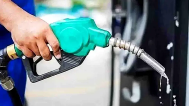 জ্বালানি তেলের দাম অপরিবর্তিত, আমদানি ও নিরাপত্তা চ্যালেঞ্জে সরকারের পদক্ষেপ