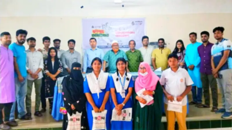 জামালপুরে বন্ধুসভার মুক্তিযুদ্ধ অলিম্পিয়াডে বিজয়ীদের পুরস্কৃত, ইতিহাস চর্চার আহ্বান