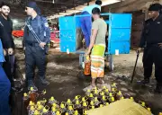 জামালপুরে ইটের নিচে লুকানো টিসিবির ৭২২ বোতল ভোজ্য তেল জব্দ, দুজন আটক