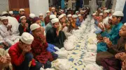 প্রথম আলোর উদ্যোগে তেজগাঁওয়ে দুটি মাদ্রাসার সাড়ে ৮০০ শিক্ষার্থীর জন্য ইফতার ও রাতের খাবারের আয়োজন