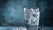 ঠান্ডা পানি পান নিয়ে ভুল ধারণা: পুষ্টিবিদের ব্যাখ্যা