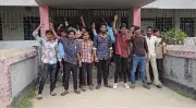 নাটোরে কলেজে পরীক্ষার ফরমে অতিরিক্ত টাকা নেওয়ার অভিযোগে শিক্ষার্থীদের বিক্ষোভ