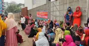 আশুলিয়ায় কারখানা শ্রমিকদের বকেয়া বেতনের দাবিতে অবস্থান কর্মসূচি, ঈদের আগেই পাওনা চান