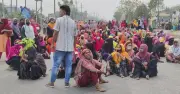 ময়মনসিংহে বকেয়া বেতন-বোনাসের দাবিতে শ্রমিকদের মহাসড়ক অবরোধ, ৫০ কিলোমিটার যানজট