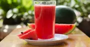 গরমে তরমুজের শরবত: ইফতারে সতেজতা ও স্বাস্থ্য উপকারিতার সহজ রেসিপি
