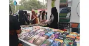 অমর একুশে বইমেলার শেষ তিন দিনে ফিরছে পাঠক, প্রকাশকদের আশা বিক্রি বাড়বে
