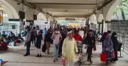 ঈদে বাড়ি ফেরার ধুম: ঢাকা রেলস্টেশনে আগেভাগেই যাত্রীদের ভিড়
