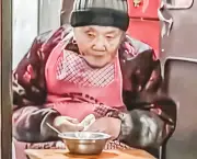 ১০২ বছর বয়সী জিন বাওলিং: সুস্থ দীর্ঘজীবনের রহস্য হাসি ও সহজ জীবনযাপন