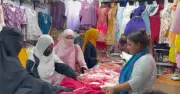 ঈদের প্রস্তুতিতে সাভার-ধামরাইয়ে কেনাকাটার হিড়িক, ক্রেতা-বিক্রেতা উভয়েই সন্তুষ্ট