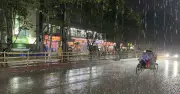 ইফতারের পর রাজধানীতে কালবৈশাখী ঝড় ও বৃষ্টি, আবহাওয়া অফিসের পূর্বাভাস
