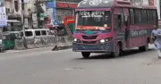 ঈদের সকালেও রাজধানীর সড়কে সচল গণপরিবহন, শ্রমিকদের বেঁচে থাকার লড়াই