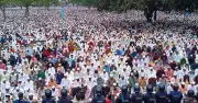 কিশোরগঞ্জের শোলাকিয়া ঈদগাহে ৫ লাখ মুসল্লির অংশগ্রহণে ১৯৯তম ঈদ জামাত সম্পন্ন