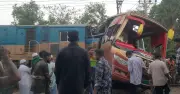 কুমিল্লায় ট্রেন-বাস সংঘর্ষে ১২ জন নিহত, আহত ২০
