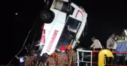 রাজবাড়ীর দৌলতদিয়া ফেরিঘাটে নদীতে ডুবে যাওয়া বাসের চালকের মরদেহ উদ্ধার, গুজবের বিরুদ্ধে ক্ষোভ