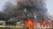 চট্টলা এক্সপ্রেস ট্রেনে ভয়াবহ অগ্নিকাণ্ড: স্বাধীনতা দিবসে শোক ও শ্রদ্ধার মিশ্রণ