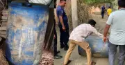 কুড়িগ্রামে বিএনপি নেতার গোয়ালঘর থেকে ড্রামভর্তি পেট্রোল উদ্ধার, জরিমানা ১০ হাজার টাকা