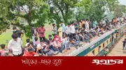 ঈদের পর ঢাকামুখী ট্রেনে তিলধারণের ঠাঁই নেই, ছাদেও উপচেপড়া ভিড়