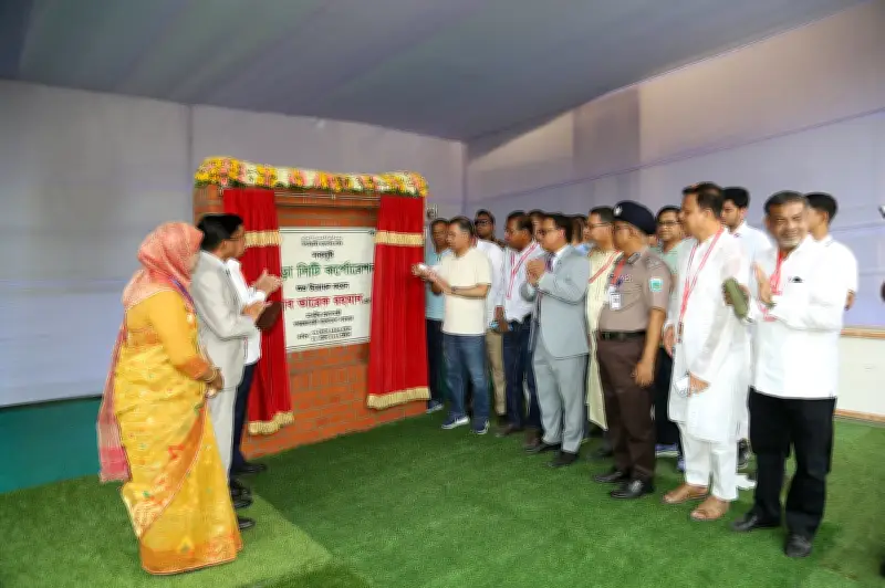 প্রধানমন্ত্রী তারেক রহমান বগুড়া সিটি করপোরেশনের নামফলক উন্মোচন করেছেন
